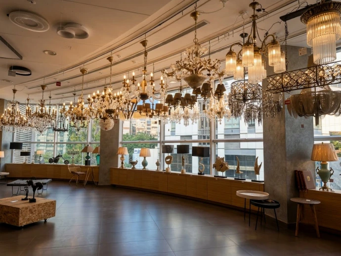 Saleh Deco is a technical and decorative lighting company based in Achrafieh, Beirut, serving residential, commercial, and professional project clients across Lebanon and selected regional markets.