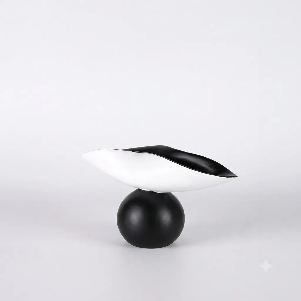 Black & White Resin Vase | 20cm